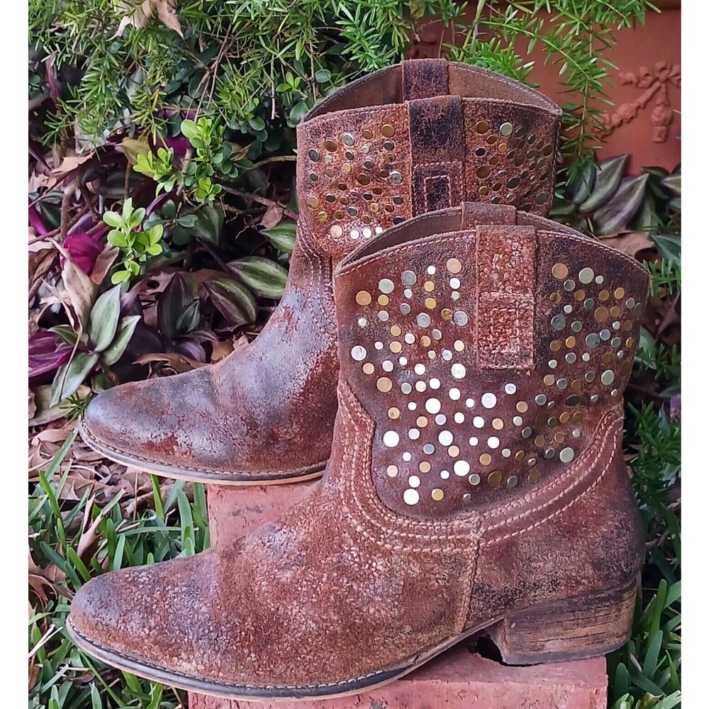 Diba True Flying Solo Ankle Boot Brown Distressed Leather Flat Round Studs Sz 8